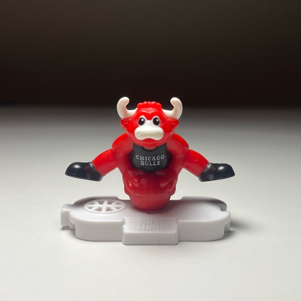 ❤️Kinder Joy NBA Chicago Bulls Mascot